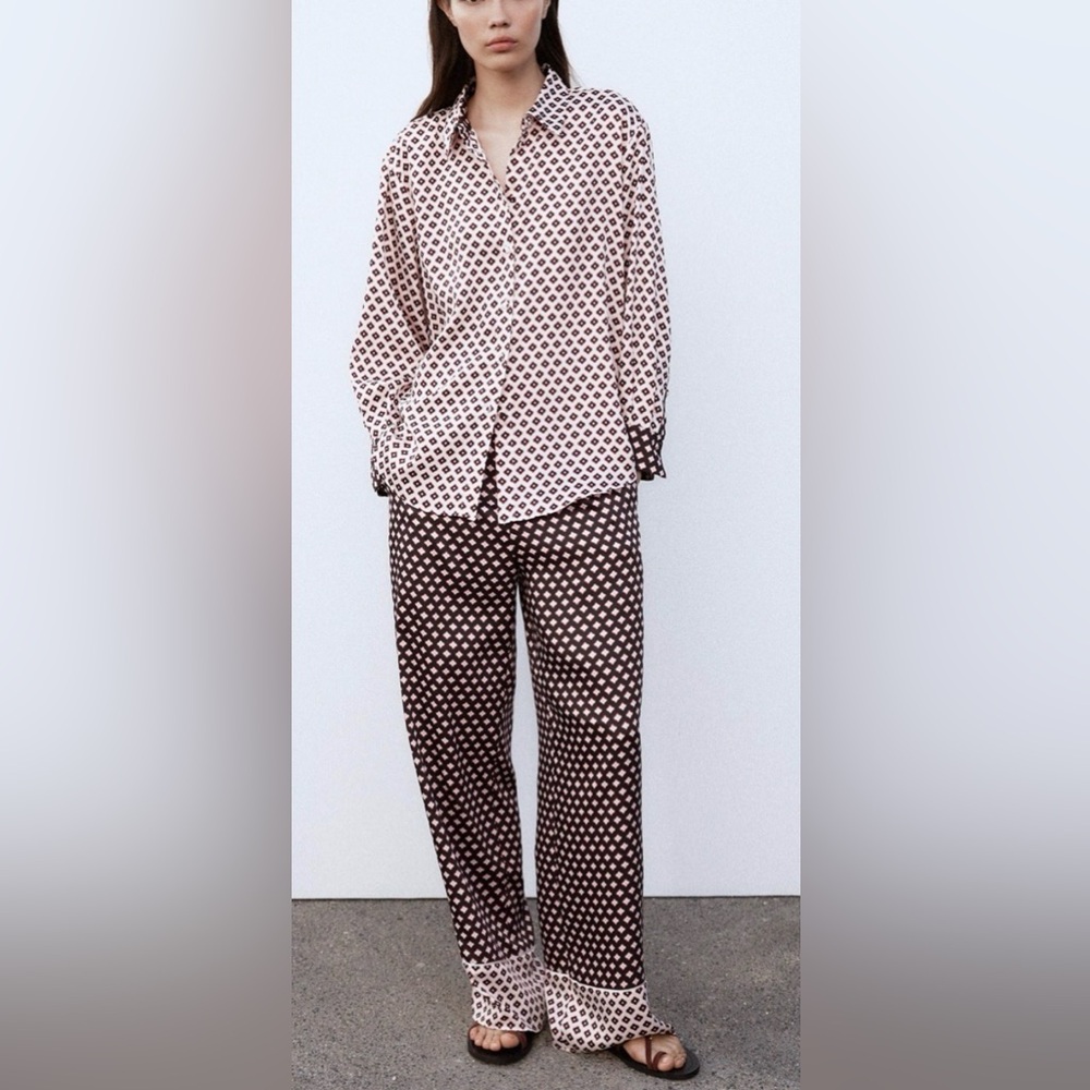 Zara Satin Feel Geometric Print pants